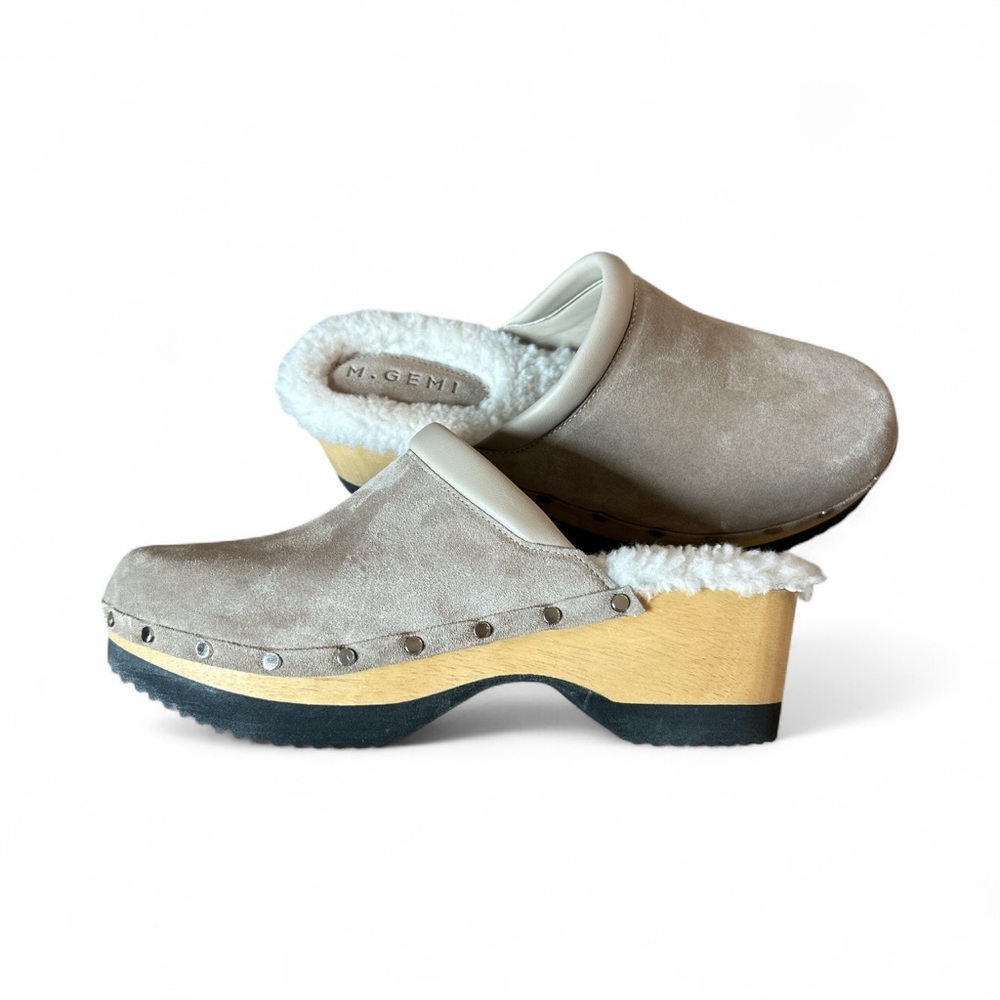 M. Gemi Women’s Cream Mule, Suede . Wooden Sole.  
Size EU 40. US 9
NWOB - Picture 2 of 6